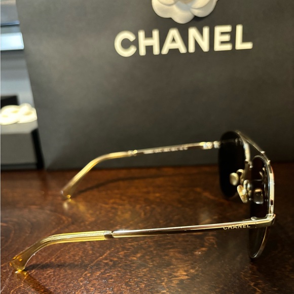 CHANEL aviator sunglasses - Picture 3 of 7